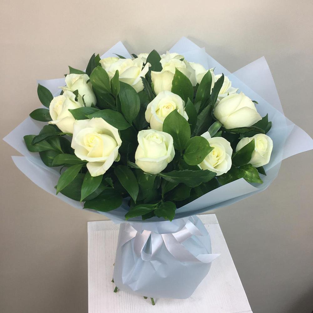 Букет 15 Белых роз Проуд в Булгаково Башкортостан