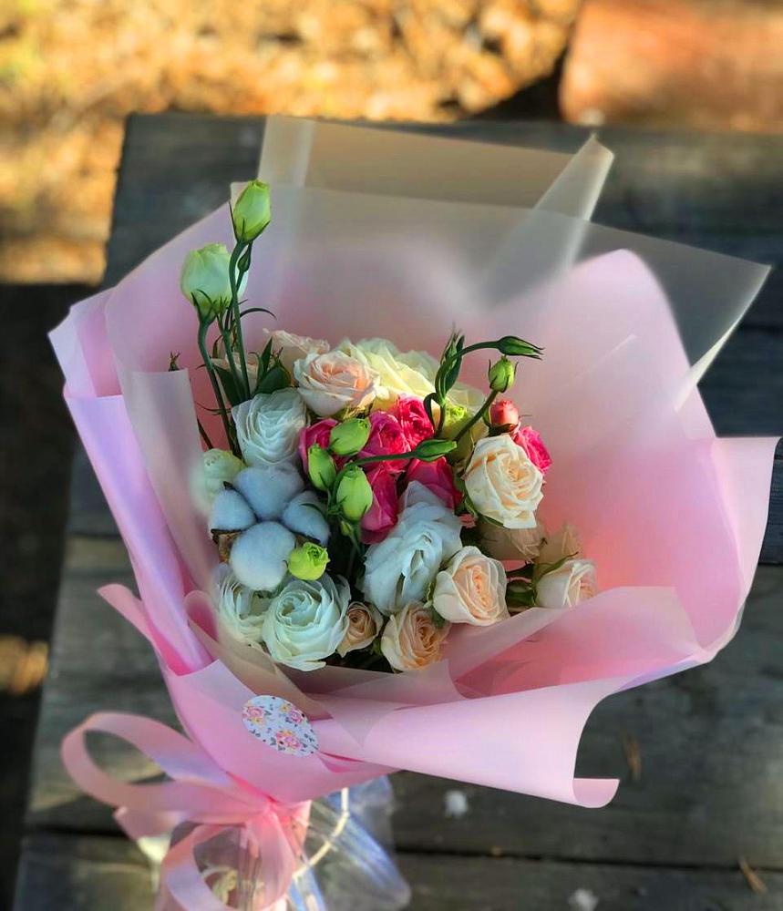 Букет цветов из: Розы и Лизиантусы в Булгаково Башкортостан