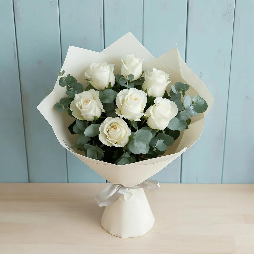 Букет Белые розы в Эвкалипте в Булгаково Башкортостан