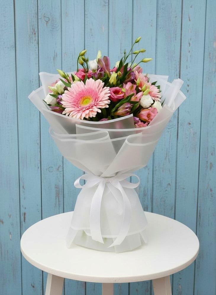 Букет цветов из: Герберы, Альстромерии и Лизиантусы в Булгаково Башкортостан